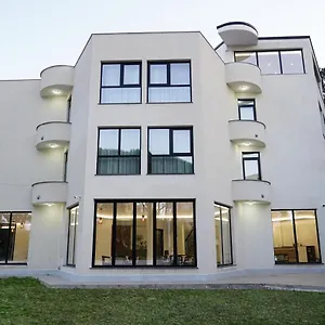 The Honeycomb Boutique ***** Golem (Tirana)