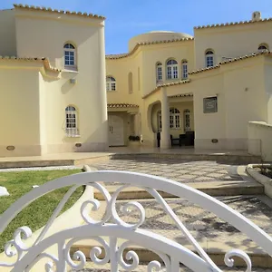 villa-moments-guest-house.hotelaalgarve.com/